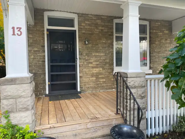 LARGE 2 BDRM  (Main) West of Wortley Village, (or 1 BDRM & DE