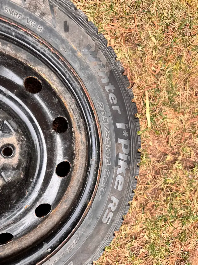 Used Winter Tire and Rim 205/55R 16 in Tires & Rims in Mississauga / Peel Region - Image 4