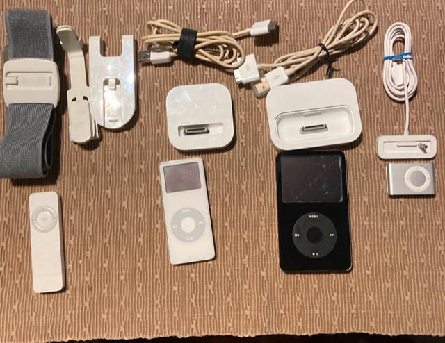 Apple iPods pour collectionneur / Collector Apple Ipods dans iPod et MP3  à Laval/Rive Nord