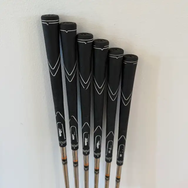 Wilson Profile Teen Irons 6-PW, SW RH in Golf in Guelph - Image 6