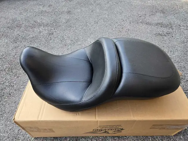 Harley-Davidson Motorcycle Reach Seat (52000033) in Motorcycle Parts & Accessories in Ottawa - Image 3