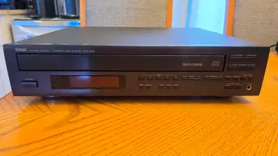 Yamaha CDC-635 Natural Sound CD player , View more