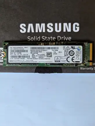 Samsung M.2 nvme SSD 250gb in Laptop Accessories in City of Toronto - Image 2