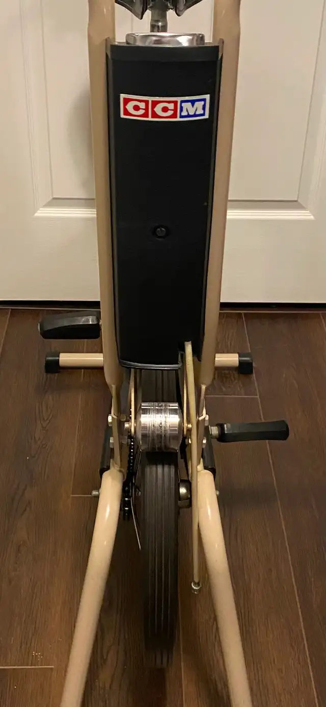 Vintage CCM exercise bike in Exercise Equipment in Oakville / Halton Region - Image 4