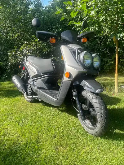 2014 Yamaha bws 125 Has only 1058 kilometres Like new barely used NO SCAMMERS!!! If add up it’s avai...