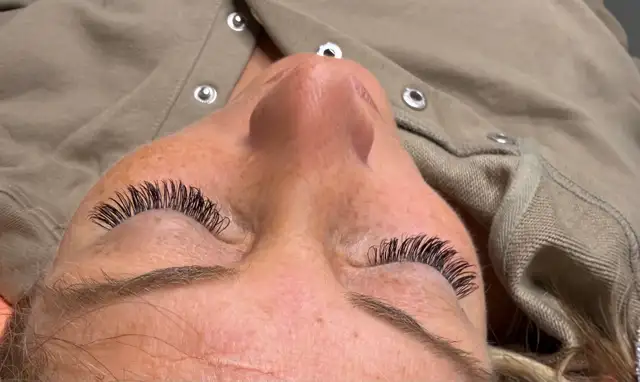 Lash Extensions 584200353870008321