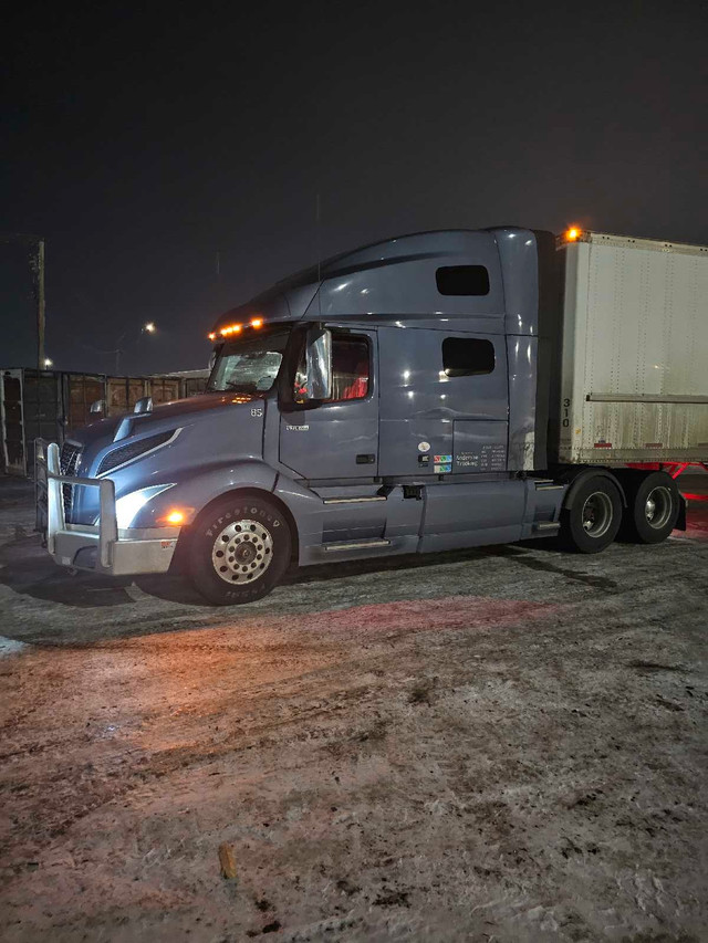 2019 Volvo VNL760 i-Shift in Heavy Trucks in Regina - Image 2