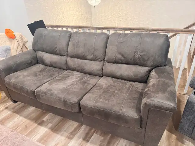 Almost new – Purchased June 2025 – Paid $1300+ in Couches & Futons in Charlottetown - Image 2