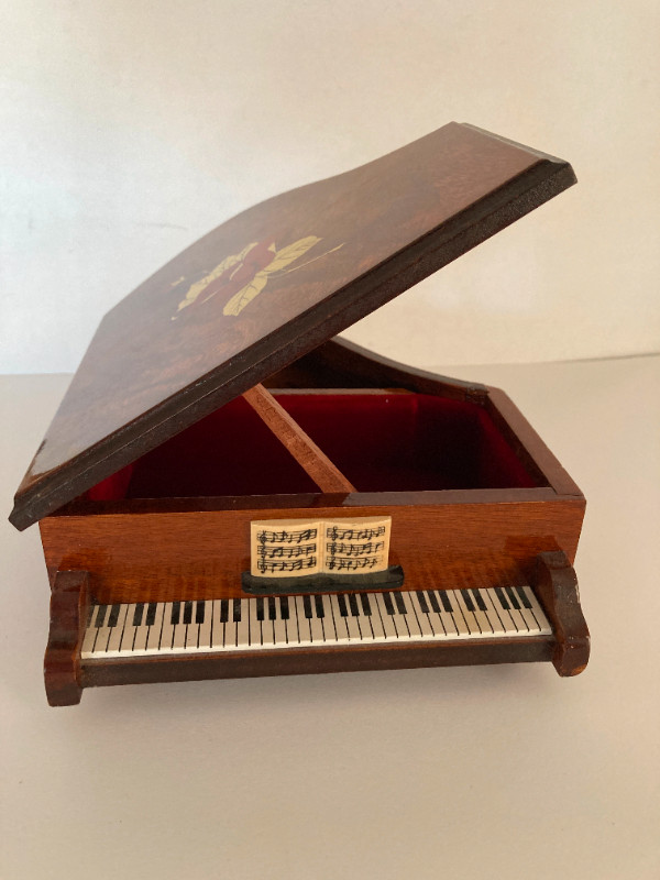 Vintage Grand Piano Music Box "Feelings" WORKS JAPAN as is in Arts & Collectibles in Edmonton - Image 2
