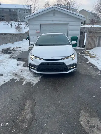 2020 Corolla SE Upgrade 75000km Fully loaded minus leather. Auto Car starter Tinted windows New summ...