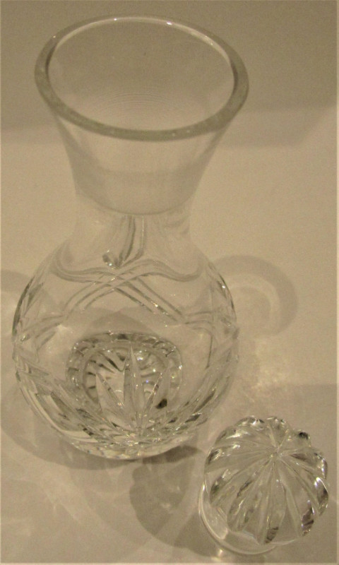 NEW, BRITISH CRYSTAL SCENT BOTTLE & STOPPER in Arts & Collectibles in Hamilton - Image 4