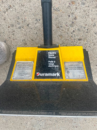 Duramark electric snow shovel in great condition.