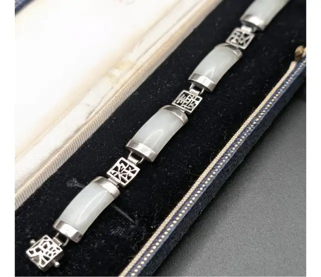 For sale…Vintage Jade and Sterling Silver Bracelet in Jewellery & Watches in London - Image 2