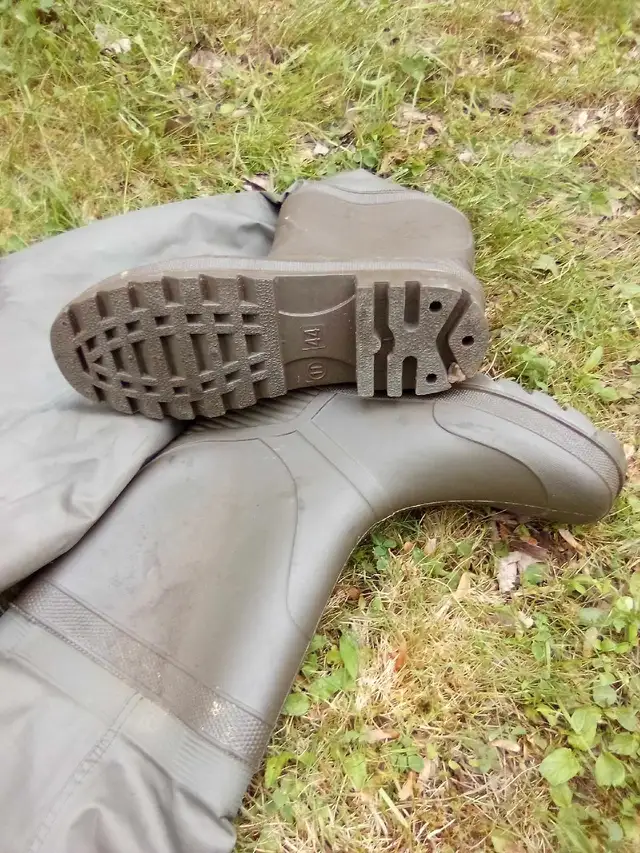 HIPE WADERS size 11 NO LEAKS in Fishing, Camping & Outdoors in City of Halifax - Image 2