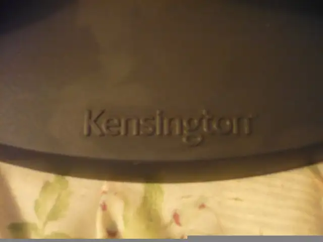 Kensington Spin Station Monitor stand in Other in Cambridge - Image 3