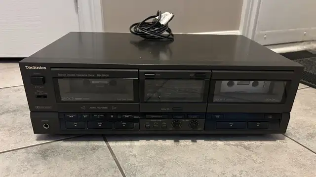 Vintage Technics RS-TR155 Double Stereo Cassette in Stereo Systems & Home Theatre in Mississauga / Peel Region - Image 3