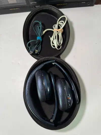 Samsung Level On Wireless Bluetooth Headphones, View more