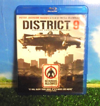 DVD / District 9 / Blu-Ray