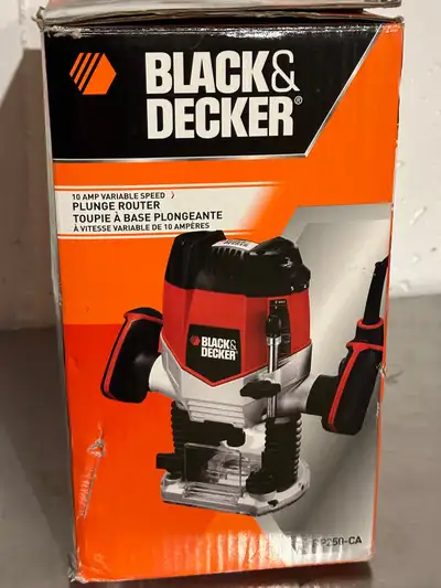 Plunge router in excellent condition. Only used a couple times. Comes in original box with all acces...