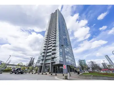 Modern 1-Bedroom + 1-Den @ Surrey City Center