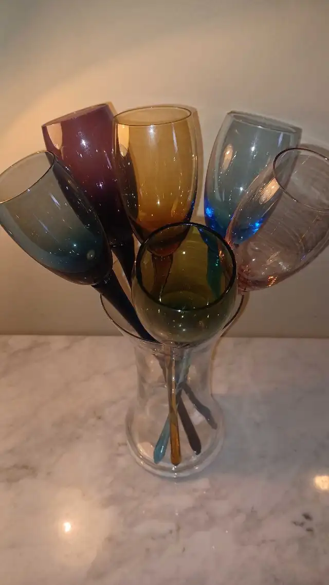 15"T 6 FOOTLESS Champagne Flutes Handblown Glass Toasting Set in Kitchen & Dining Wares in Calgary - Image 3