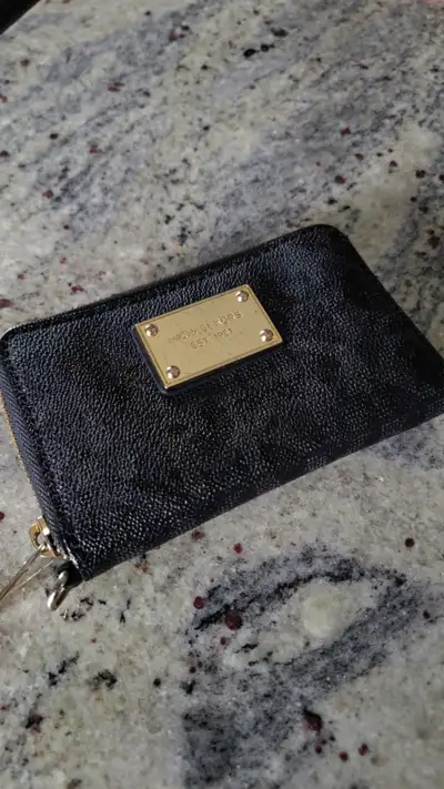 Women's Wallet in excellent condition (5.5 x 3.5), View more