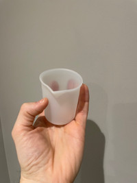Non-stick 100ml Silicone Measuring Cups for resin glue and epoxy