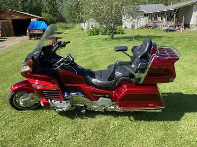 Beautiful condition, wonderful to ride.