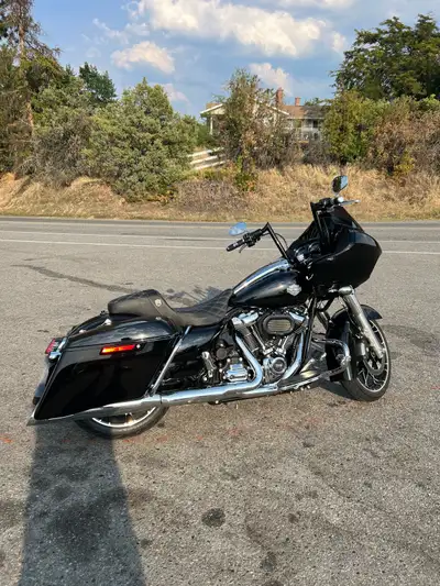 UNBEATABLE (FIRM) PRICE and value on this mint condition Roadglide Special with only 15000 klms. Has...