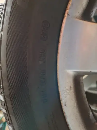 USED ONLY 1 WINTER, STORED INDOORS - LIKE NEW. BOUGHT NEW CAR AND THEY DONT FIT SO NEED SPACE - MOTI...