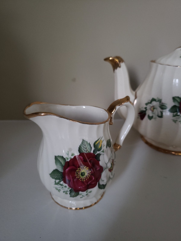 5 Piece Sadler England Teapot Set in Arts & Collectibles in Kingston - Image 3