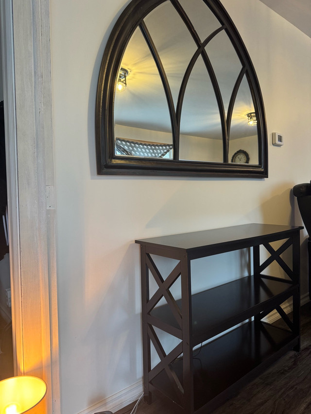 Console table in Home Décor & Accents in Muskoka - Image 2