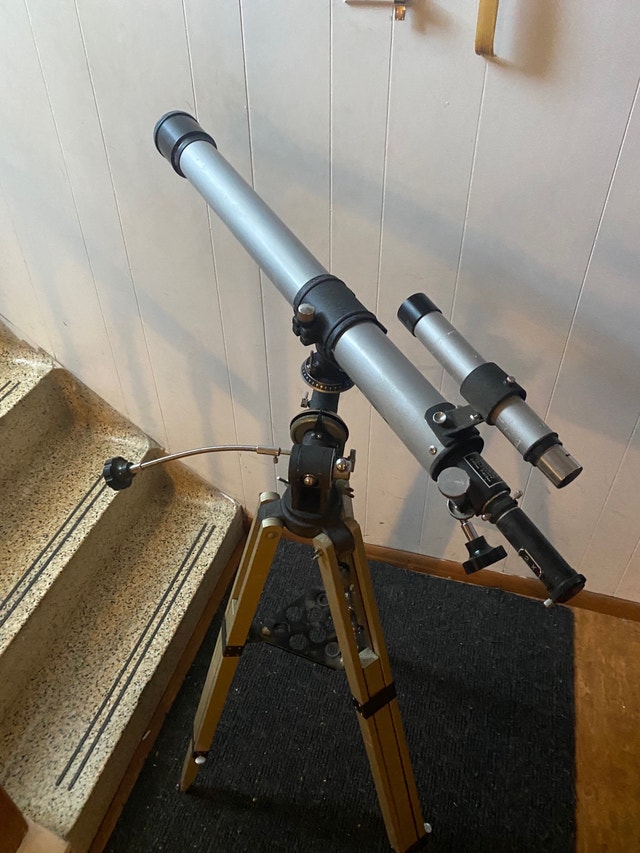 Télescope + Livre Autre Laval/Rive Nord Kijiji