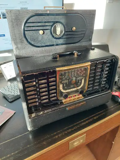 Zenith Trans-Oceanic Radio Model 1950 G500, View more