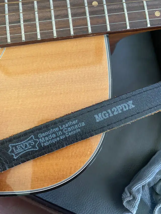 Takamine F‑340SS Japan-Made Vintage Acoustic in Guitars in Petawawa - Image 6