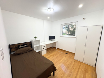 Private Room Near University of Toronto Scarborough / Centennial Collage for Rent [[[Orton Park and...