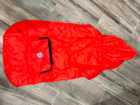 Canada Pooch Pacific Poncho Packable Rain Jacket size 24