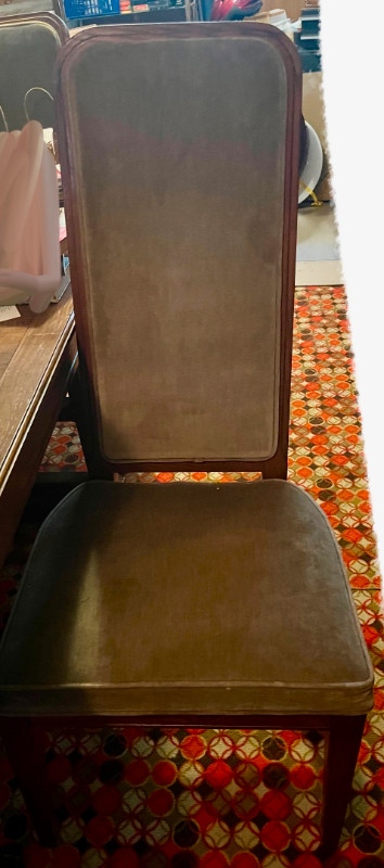 Luxe Dining table, buffet and chairs in Dining Tables & Sets in Mississauga / Peel Region - Image 3