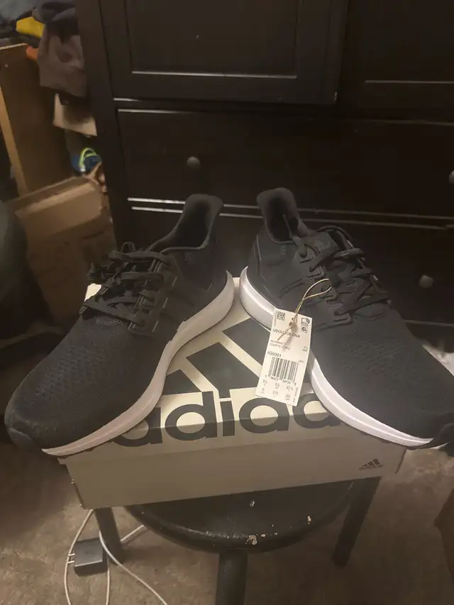 New Adidas UBounce DNA Running Shoes NWTGs in Men's Shoes in City of Toronto - Image 3