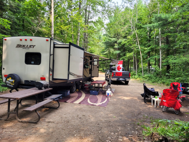 2014 Keystone Bullet 298BHS for sale in Travel Trailers & Campers in Oshawa / Durham Region - Image 4