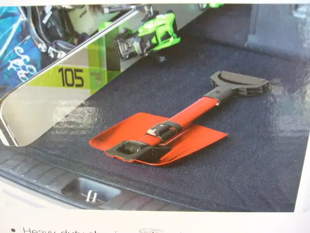 2 pelles pliante (Bird Rock) Neuve.  Rouge/noire.64520007935617123