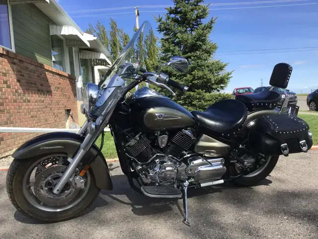 SOLD 2005 Yamaha Silverado 1100 with riding gear ~ $2,800 in Street, Cruisers & Choppers in Calgary - Image 2