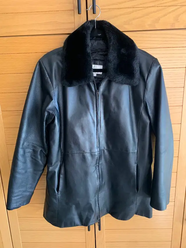 Women’s Real Leather  Coat in Women's - Tops & Outerwear in Mississauga / Peel Region - Image 2