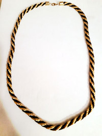 Collier chaîne torsadée en corde dorée