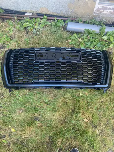 2023-2024 GMC Yukon Grille Has some specs on it see pics nothing major in overall great shape. Askin...