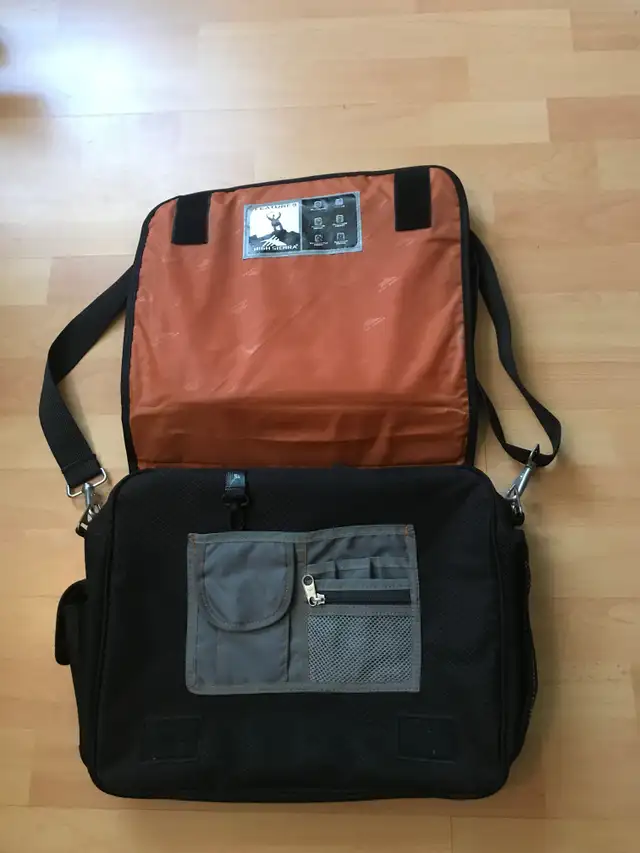 Sac - Malette pour ordinateur High Sierra in Laptop Accessories in Sherbrooke - Image 4