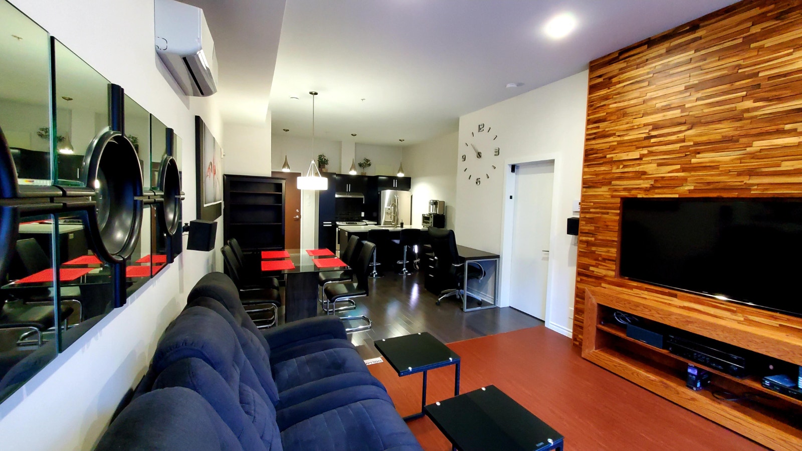 Spacious modern 1 bedroom condo Place des Arts fully furnished — photo 1