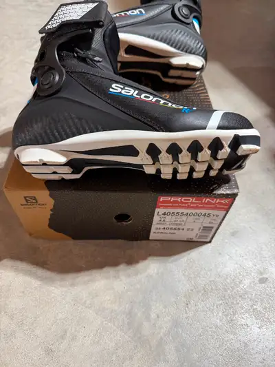 LIKE NEW Salomon R/Prolink Combi Ski Boot Size US 5, View more