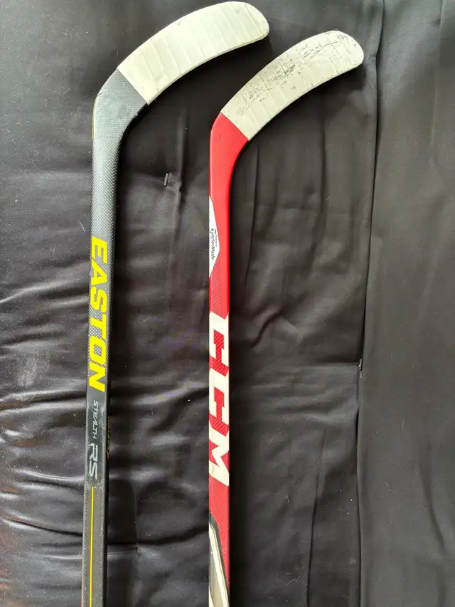 Senior Left Hand Hockey Sticks in Hockey in Hamilton - Image 2