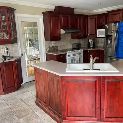 Armoires de cuisine en bois franc / Hardwood kitchen cabinets, View more